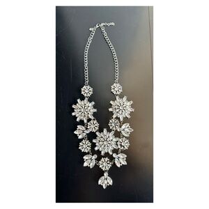 Elegant Silver Floral Rhinestone Necklace